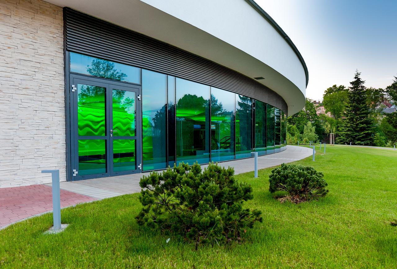 Отель Manor House Броумов Экстерьер фото
